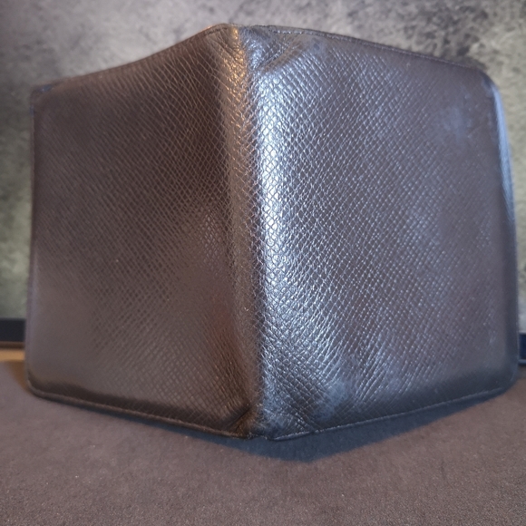 Authentic Louis Vuitton Taiga wallet - Picture 8 of 8